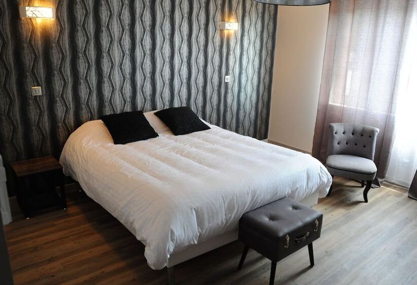 Hotel L Ange De La Vallee