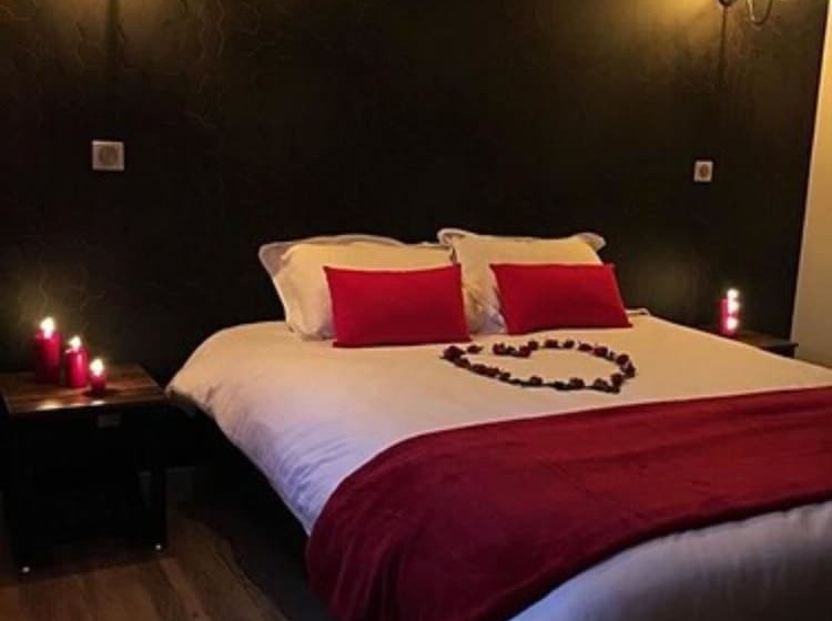 Hotel L Ange De La Vallee