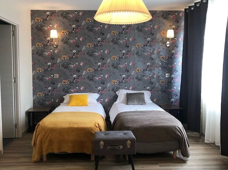 Hotel L Ange De La Vallee