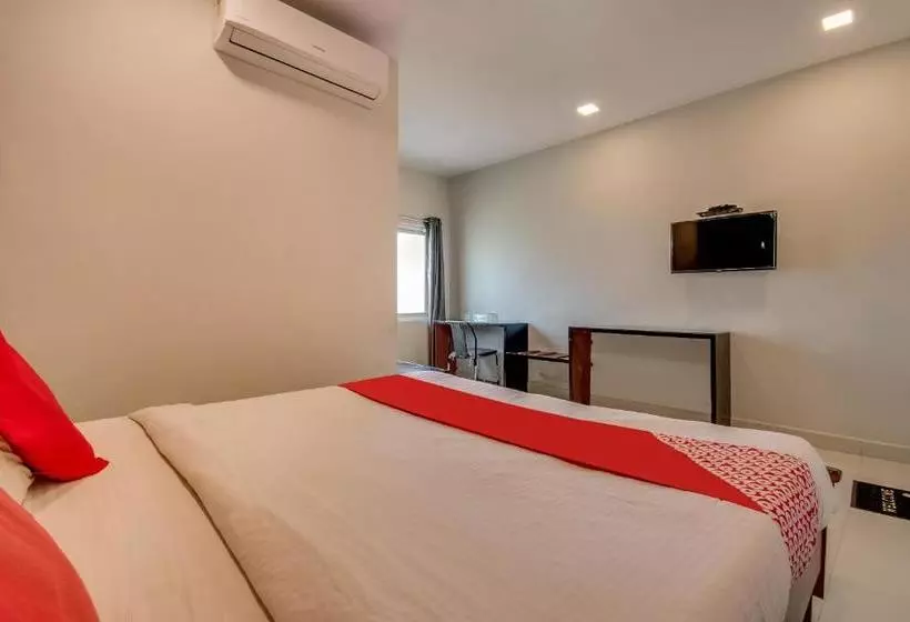 هتل Oyo 22450 Akshaya Palace