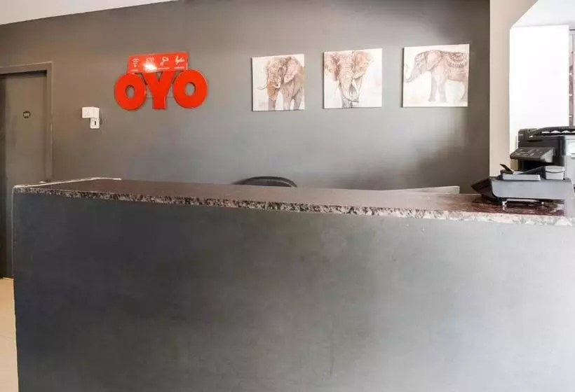 هتل Oyo 22450 Akshaya Palace