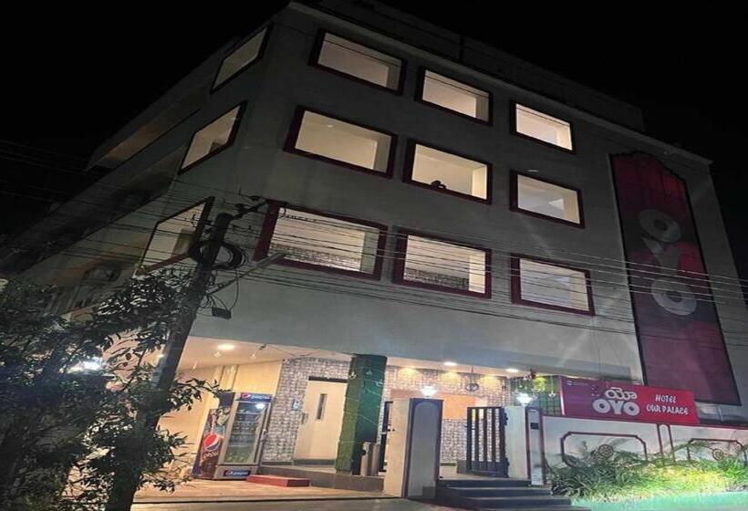 هتل Oyo 22450 Akshaya Palace