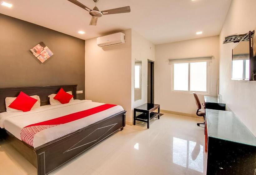 هتل Oyo 22450 Akshaya Palace