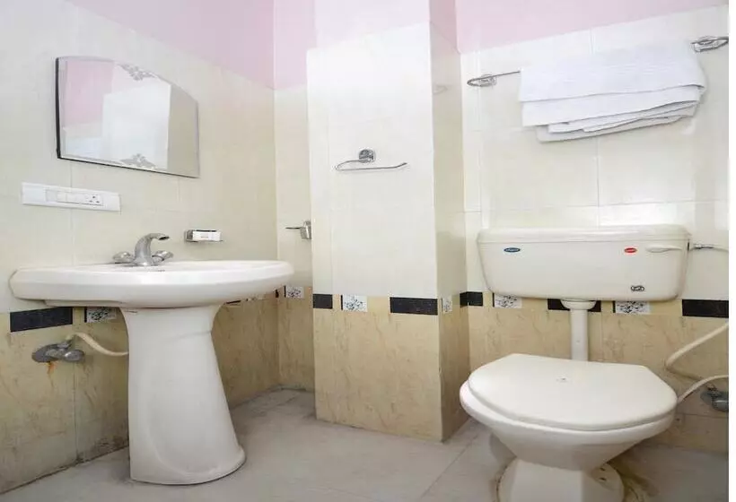 ホテル Oyo 36054 Nanda Lodge