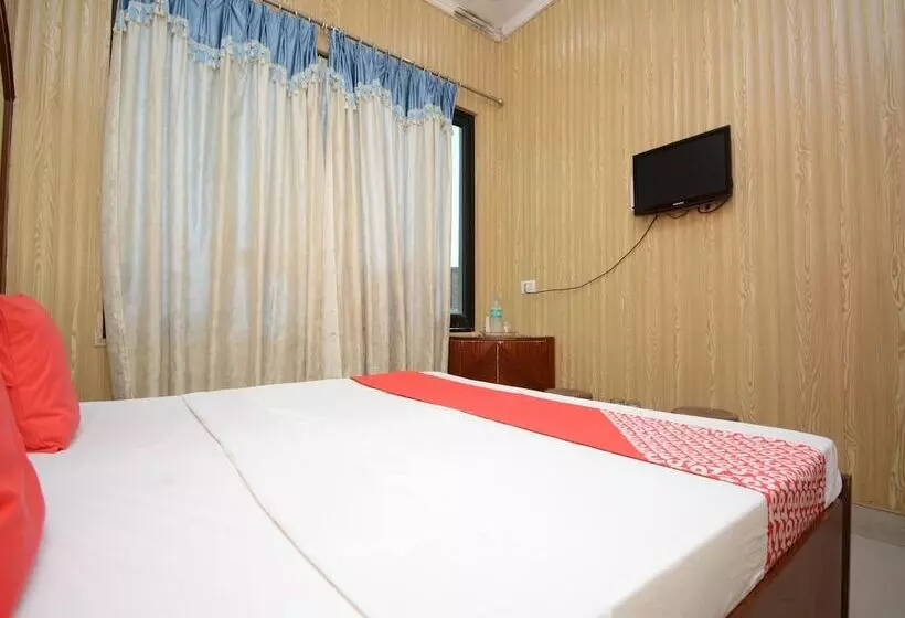 ホテル Oyo 36054 Nanda Lodge