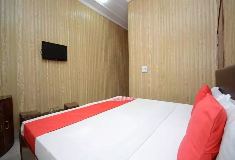 ホテル Oyo 36054 Nanda Lodge