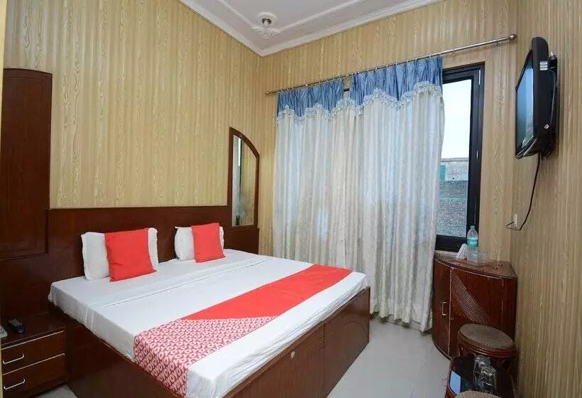 ホテル Oyo 36054 Nanda Lodge