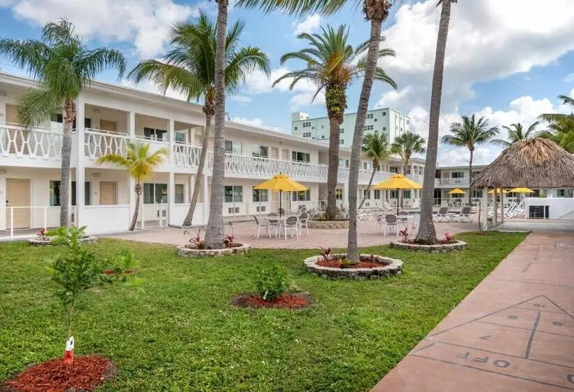 Hotelli Rodeway Inn Near Hollywood Beach