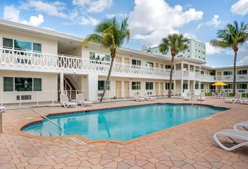 Hotelli Rodeway Inn Near Hollywood Beach