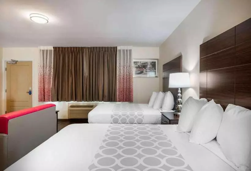 Hotelli Rodeway Inn Near Hollywood Beach