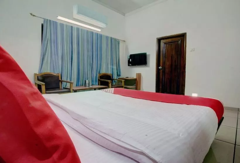 Oyo 30636 Hotel Navaratna International
