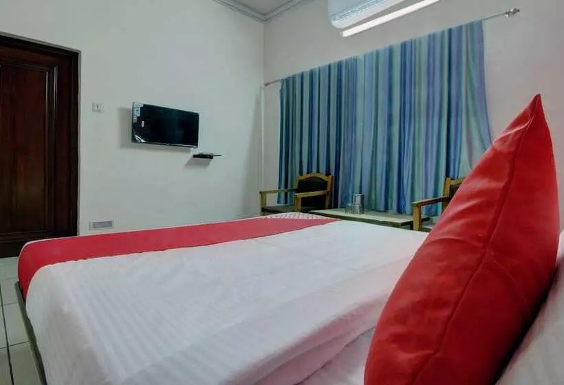 Oyo 30636 Hotel Navaratna International