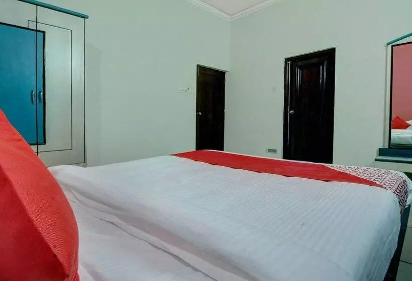 Oyo 30636 Hotel Navaratna International