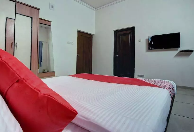 Oyo 30636 Hotel Navaratna International