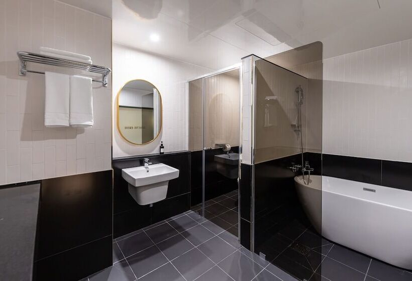 Brown Dot Hotel Seong Seo