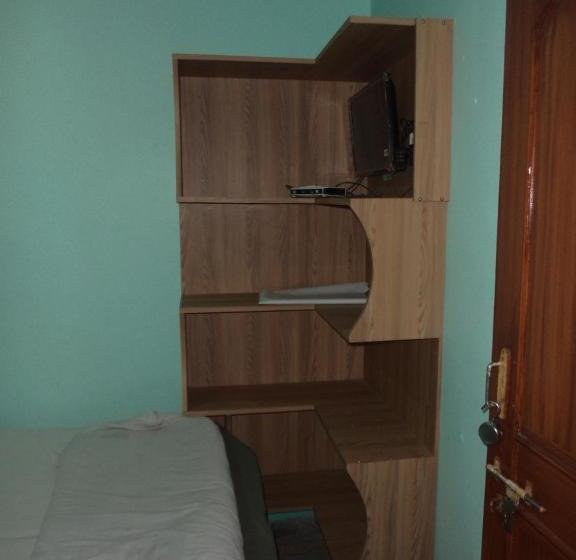 هتل Budget Accommodation Near Station Road