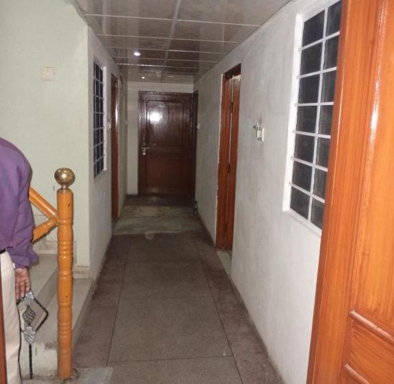 هتل Budget Accommodation Near Station Road