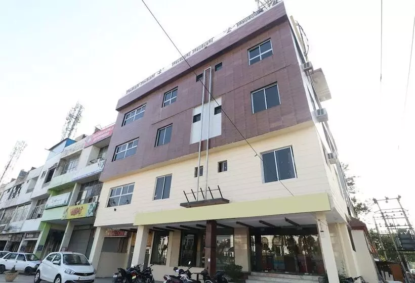 Oyo 29852 Hotel Golden View