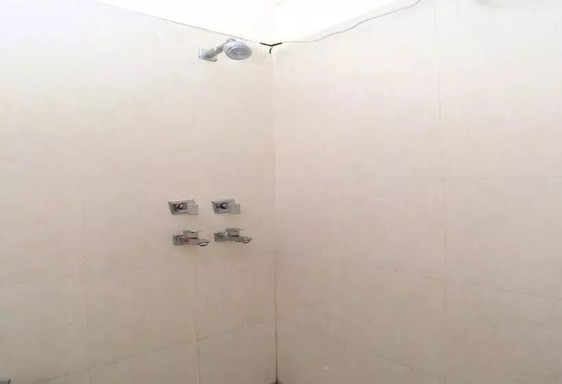 Oyo 29852 Hotel Golden View
