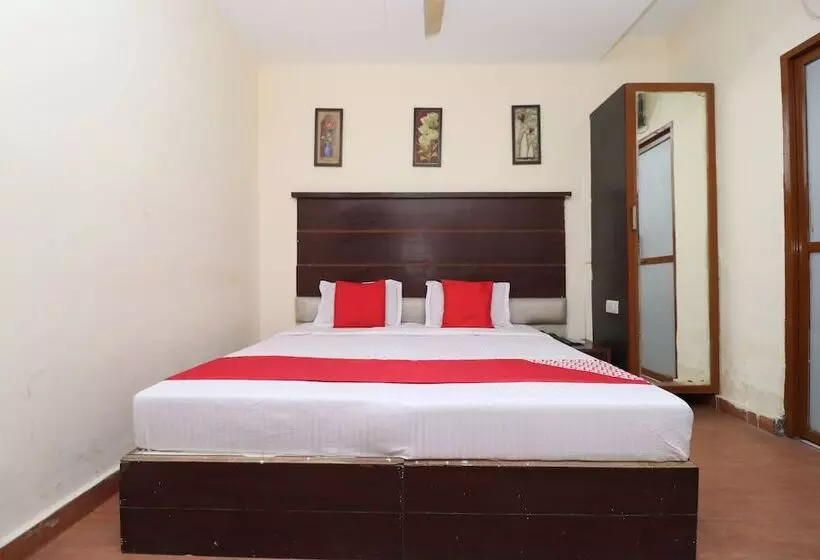 Oyo 29852 Hotel Golden View
