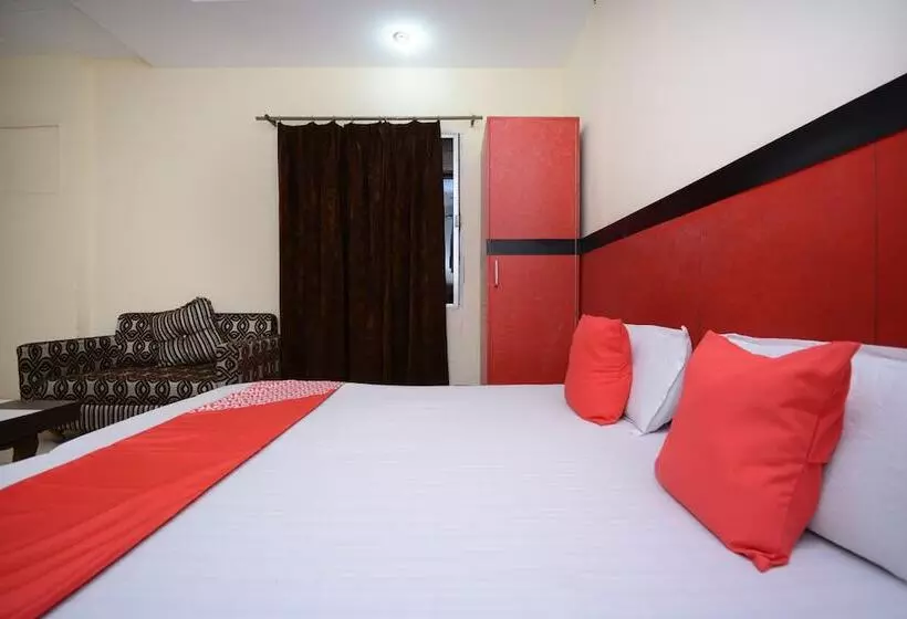 Oyo 29852 Hotel Golden View