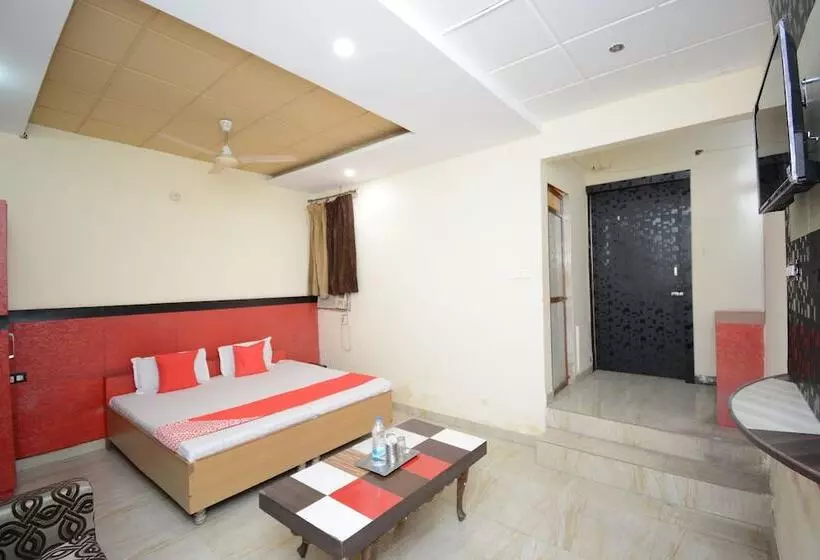 Oyo 29852 Hotel Golden View
