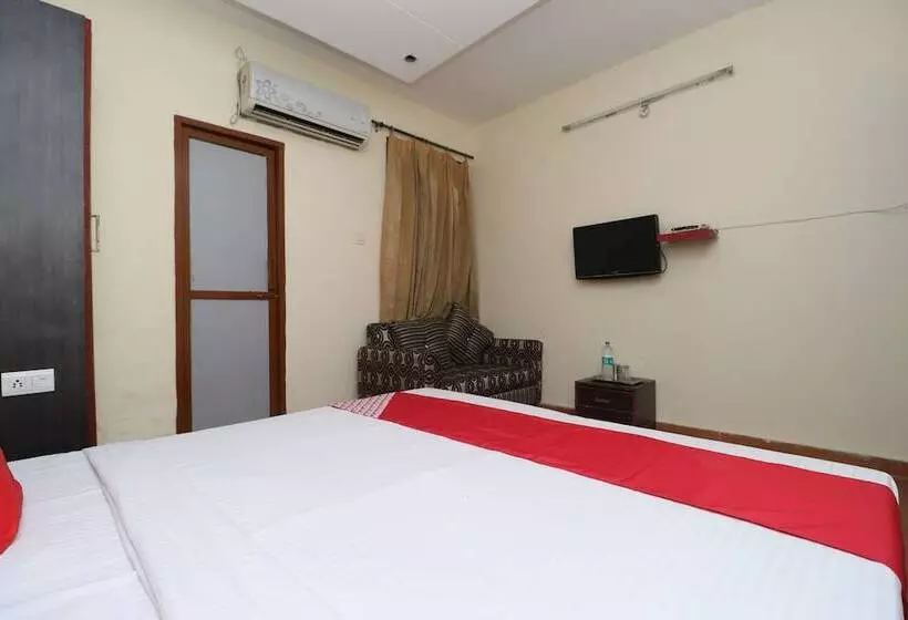 Oyo 29852 Hotel Golden View