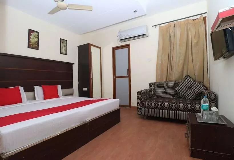 Oyo 29852 Hotel Golden View