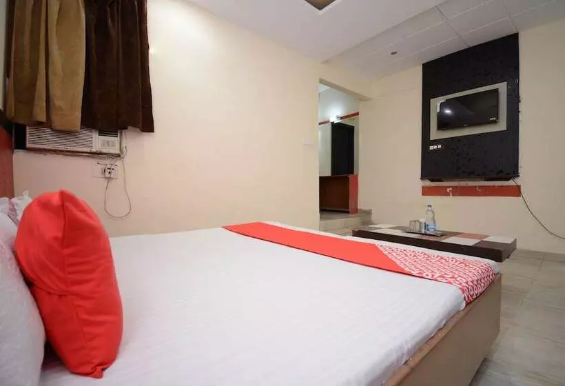 Oyo 29852 Hotel Golden View