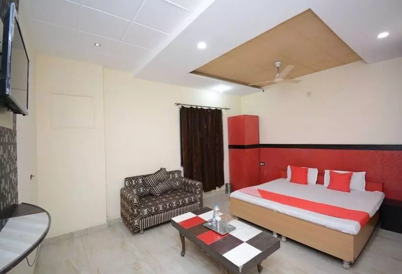 Oyo 29852 Hotel Golden View