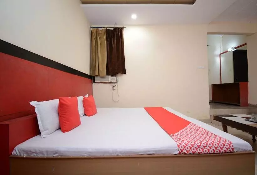 Oyo 29852 Hotel Golden View