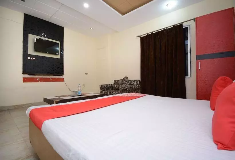 Oyo 29852 Hotel Golden View