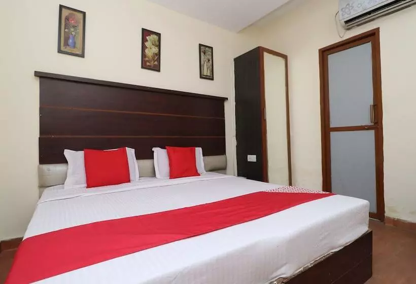 Oyo 29852 Hotel Golden View