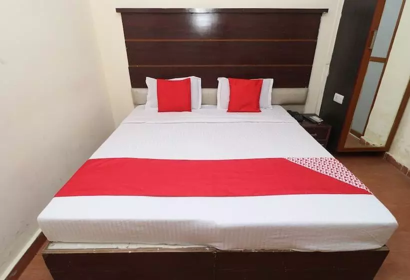 Oyo 29852 Hotel Golden View