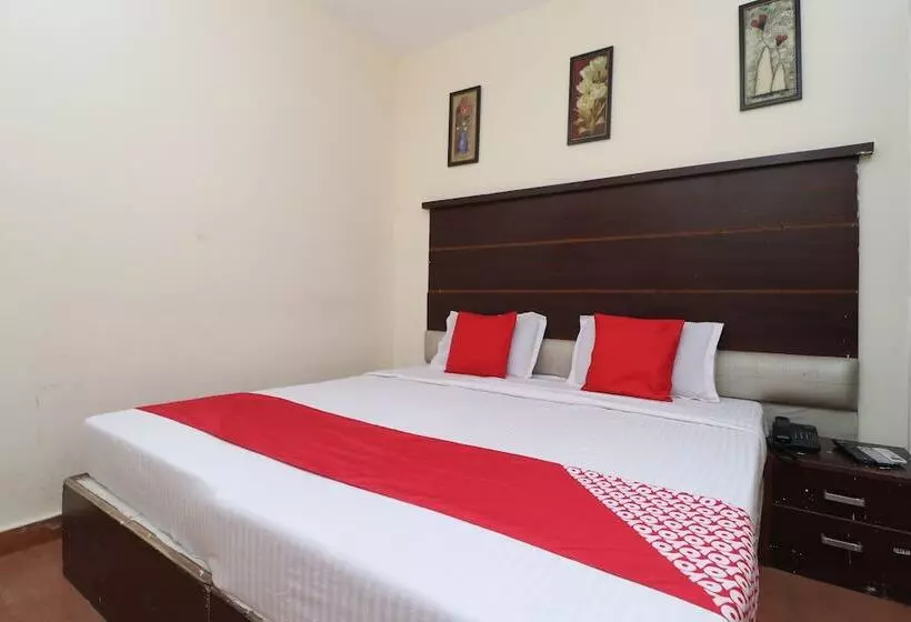 Oyo 29852 Hotel Golden View