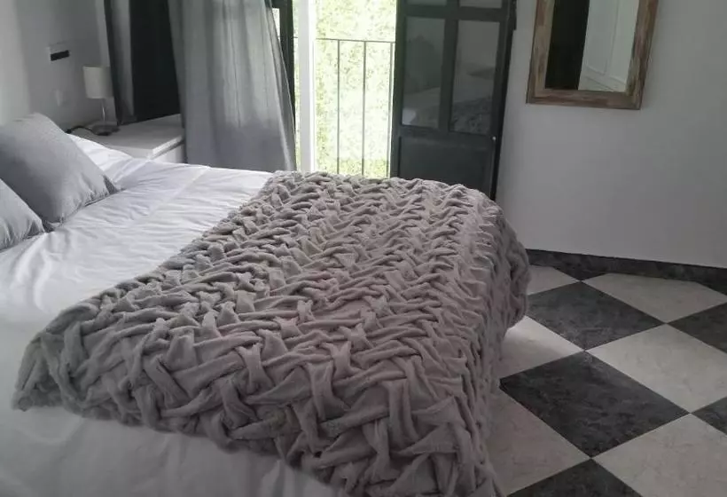 Majatalo Hostal Sierra De Tentudía