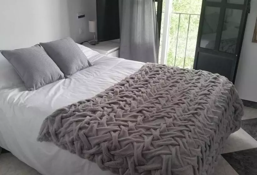 Majatalo Hostal Sierra De Tentudía