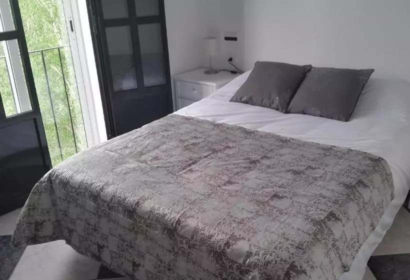 Majatalo Hostal Sierra De Tentudía
