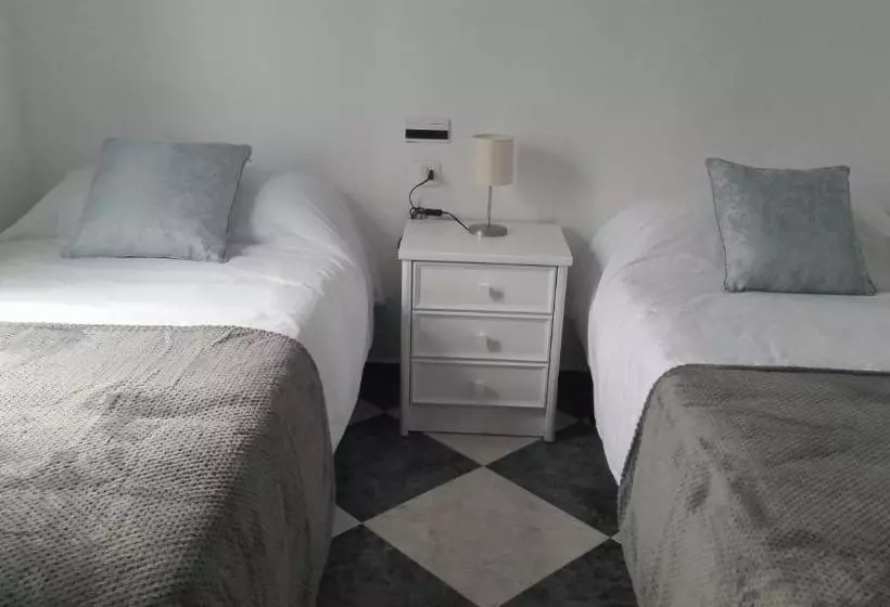 Majatalo Hostal Sierra De Tentudía