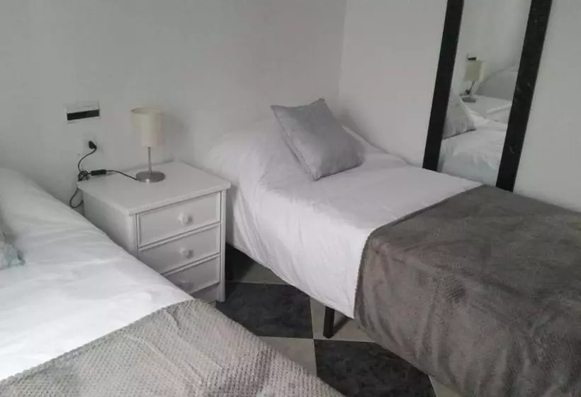 Majatalo Hostal Sierra De Tentudía