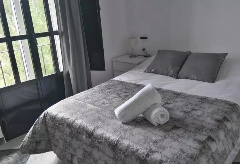 Majatalo Hostal Sierra De Tentudía