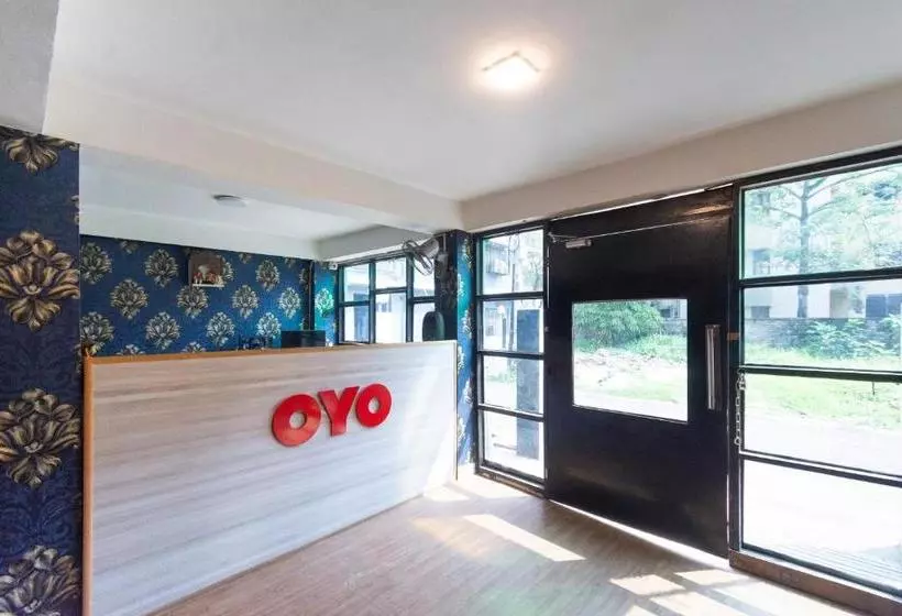 ホテル Oyo 28462 Srj Inn