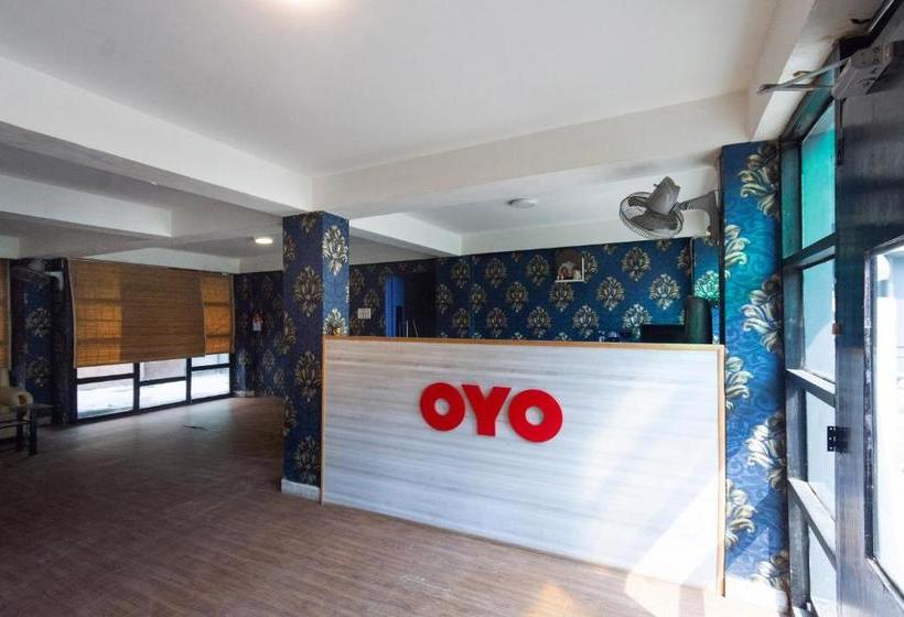 Hotel Oyo 28462 Srj Inn