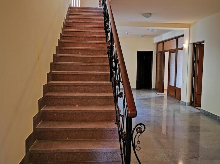 Hotel Vanatun Monastery Stay