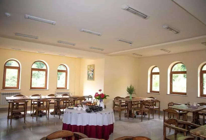 ホテル Vanatun Monastery Stay