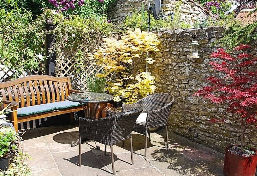 بنسيون Cawthorne House