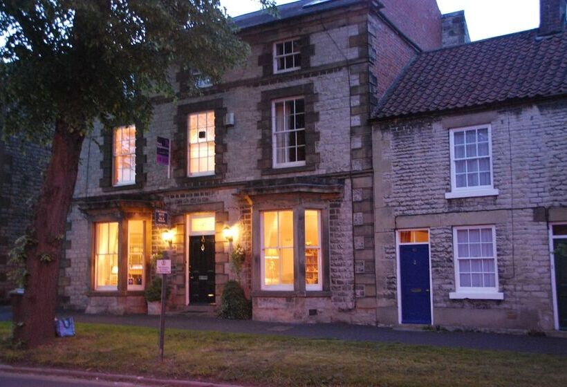 بنسيون Cawthorne House