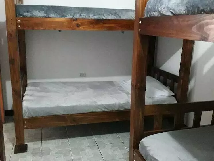 پانسیون Hostel California