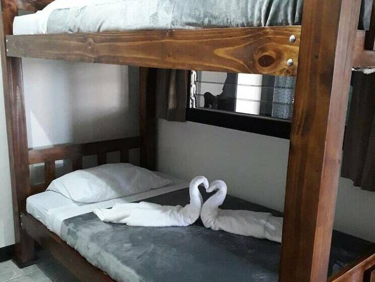 Majatalo Hostel California