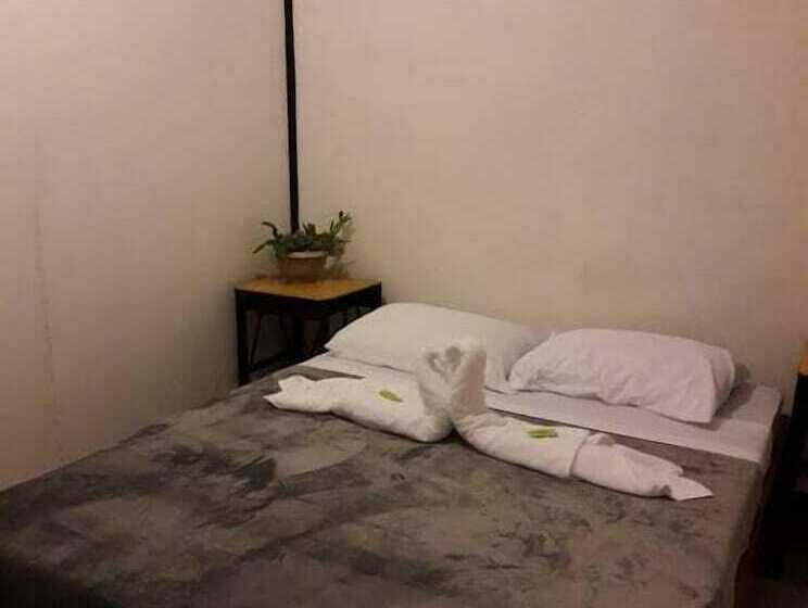 Majatalo Hostel California